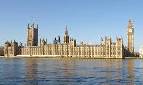 Gyanús csomag miatt kiürítették a londoni képviselői irodaházat